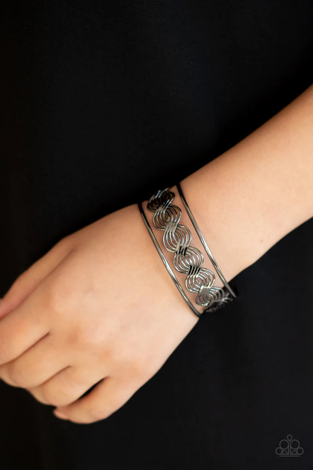 WEAVE An Impression - Black Bracelet - Princess Glam Shop