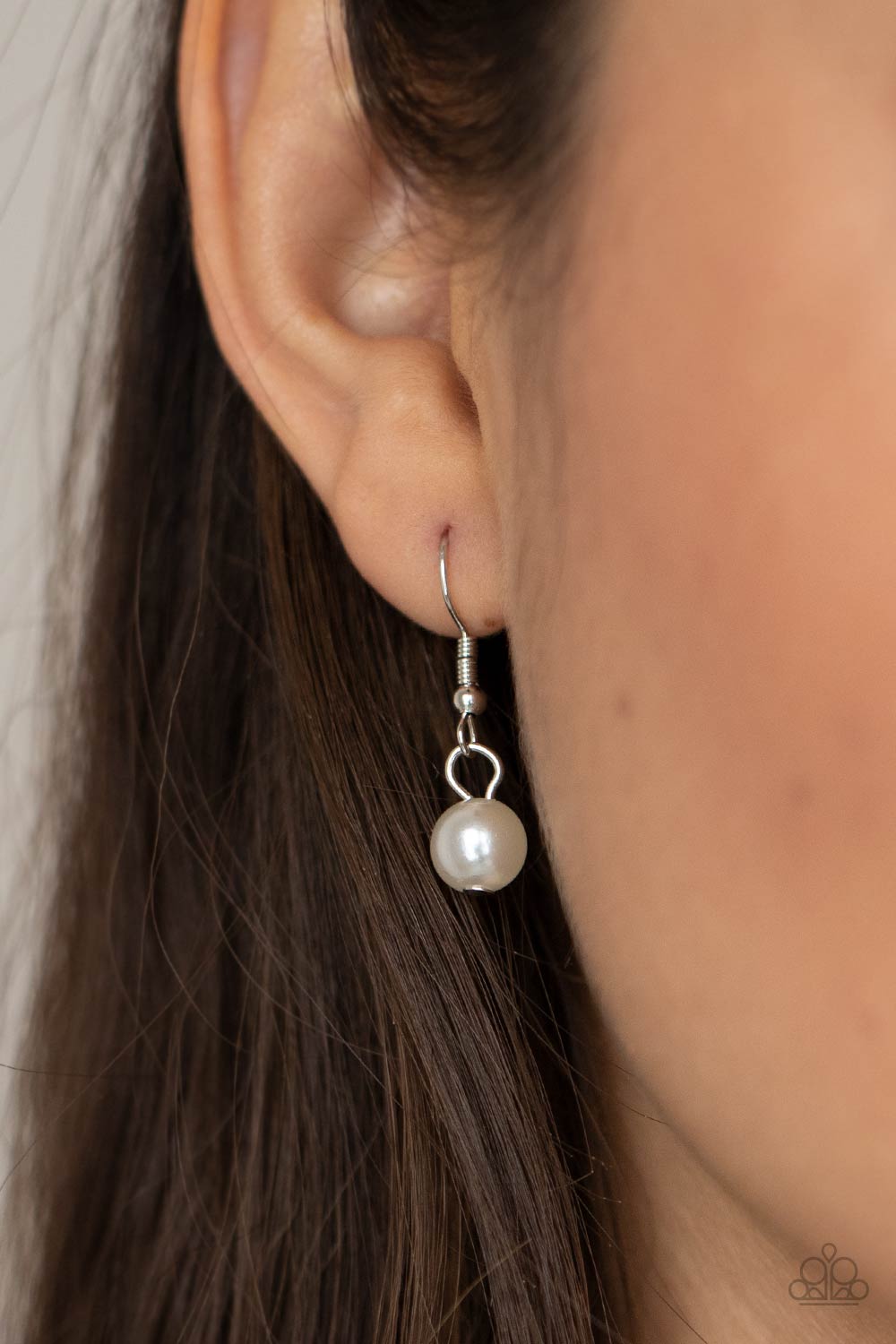 Remarkable Radiance - White Necklace Set - Princess Glam Shop