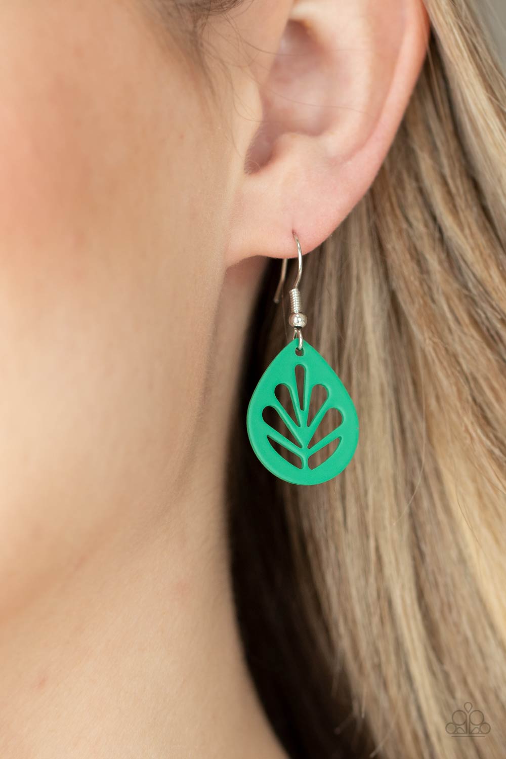 LEAF Yourself Wide Open - Green Earrings - Princess Glam Shop
