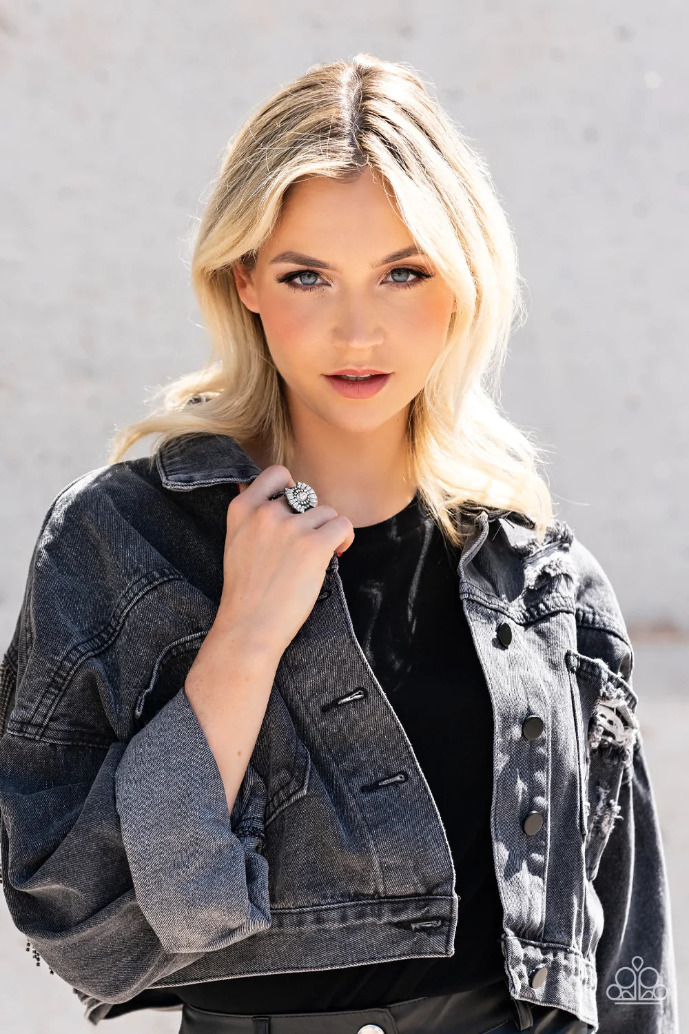 Daringly Deco - Black Ring Exclusive Fall 2022 - Princess Glam Shop