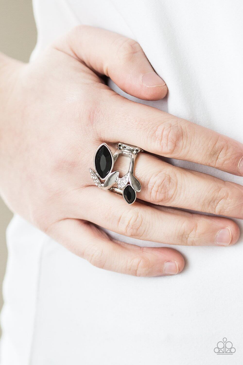 Flawless Foliage - Black Ring - Princess Glam Shop
