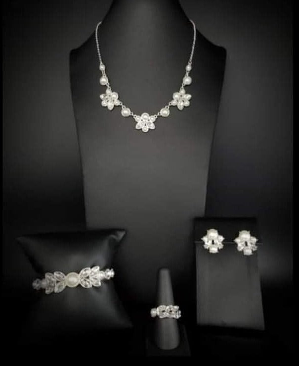 Fiercely 5th Avenue - White Complete Trend Blend July 2021 Fashion Fix Exclusive Set