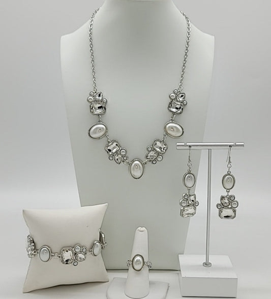 Fiercely 5th Avenue - White Complete Trend Blend December 2021 Fashion Fix Exclusive Set