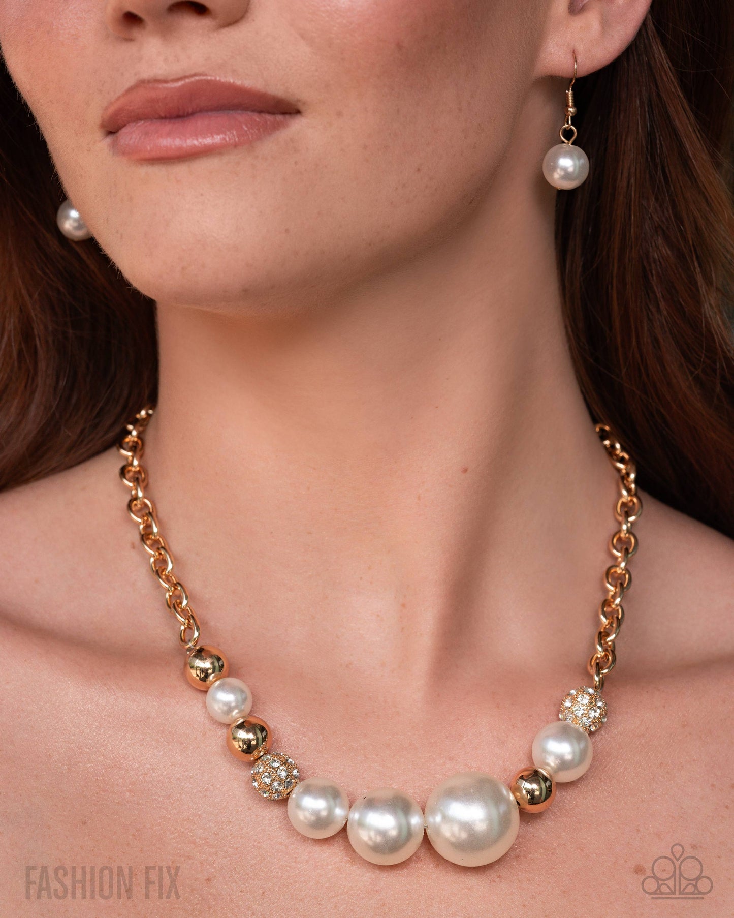 Fiercely 5th Avenue - White & Gold 2 Piece Complete Look November 2025 Fashion Fix Combo