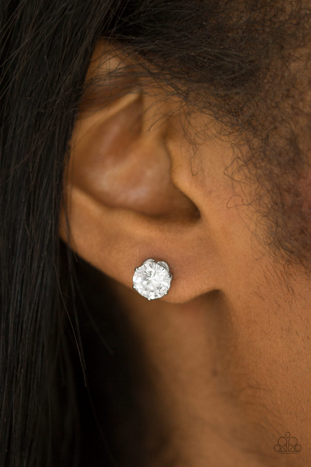 Just In TIMELESS - White Stud Earrings - Princess Glam Shop