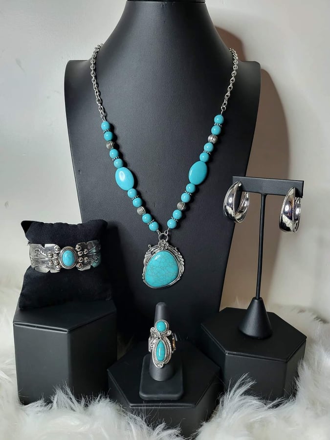 Simply Santa Fe - Complete Trend Blend January 2022 Blue Stone & Silver Fashion Fix Exclusive Set - Princess Glam Shop