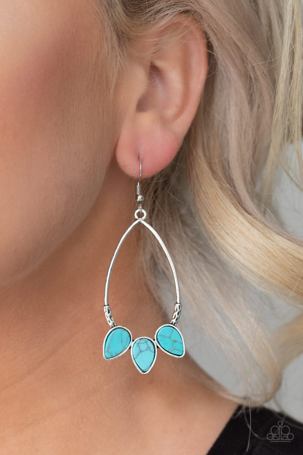 Fierce Frontier - Blue Stone Earrings - Princess Glam Shop