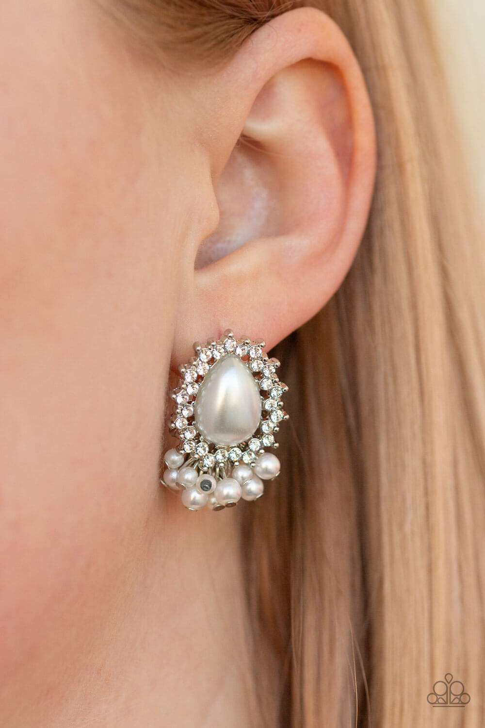 Castle Cameo - White Earrings - Princess Glam Shop