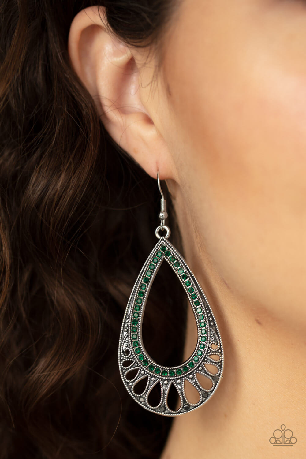 Royal Finesse - Green Earrings - Princess Glam Shop