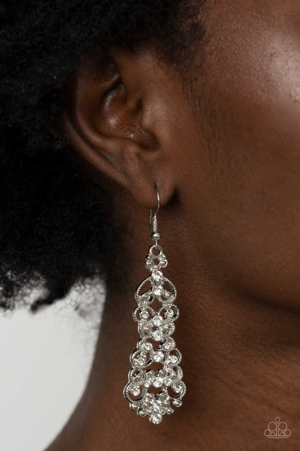 Diva Decorum - White Earrings - Princess Glam Shop