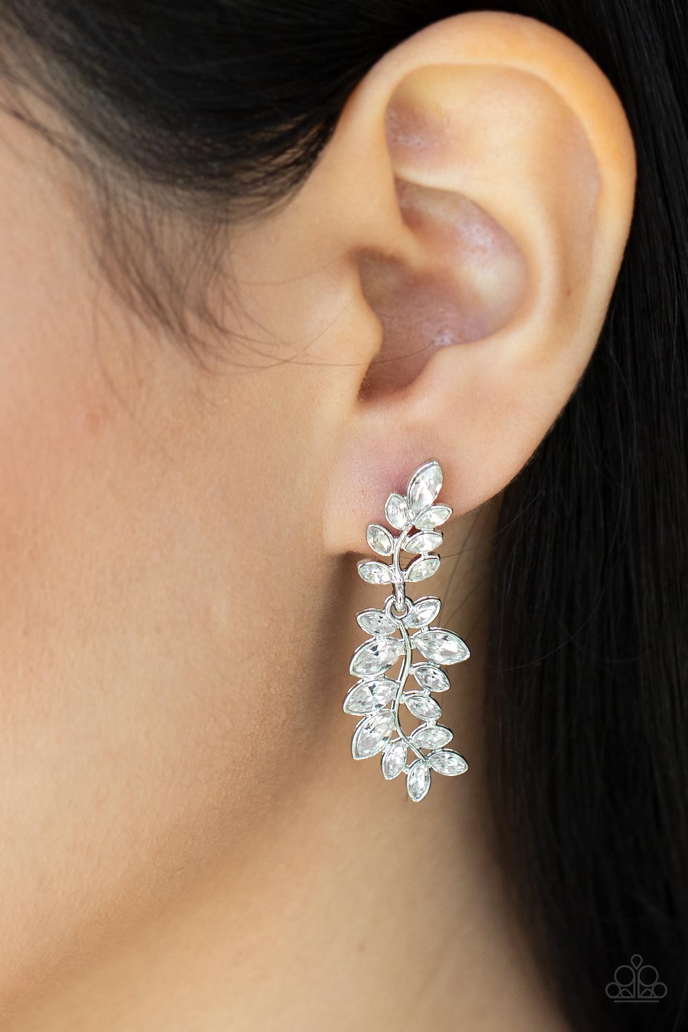 Frond Fairytale - White Earrings - Princess Glam Shop