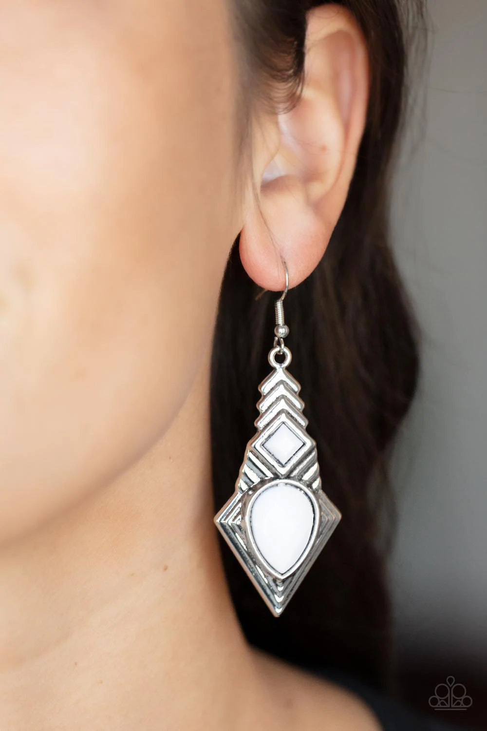 Stylishly Sonoran - White Earrings - Princess Glam Shop
