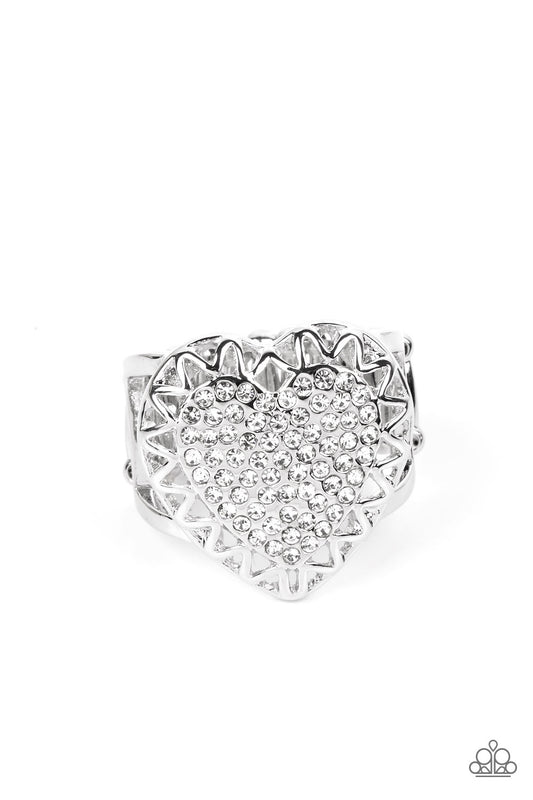 Romantic Escape - White Heart Ring - Princess Glam Shop