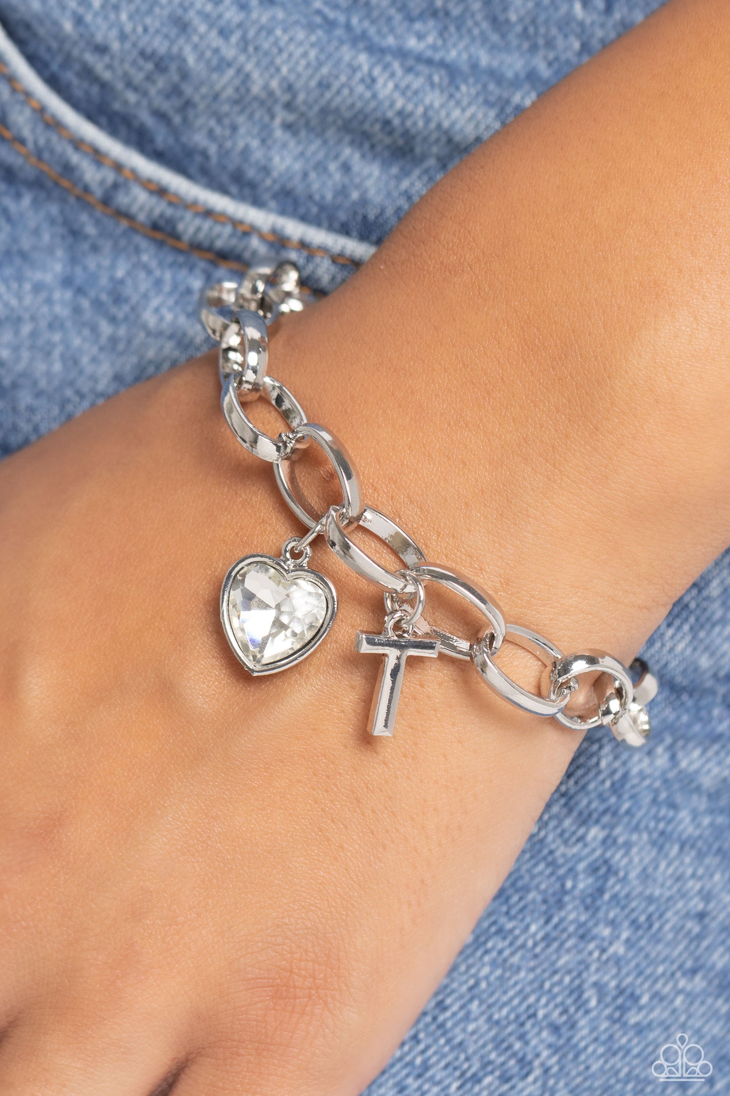 Guess Now Its INITIAL - White - T Charm Bracelet