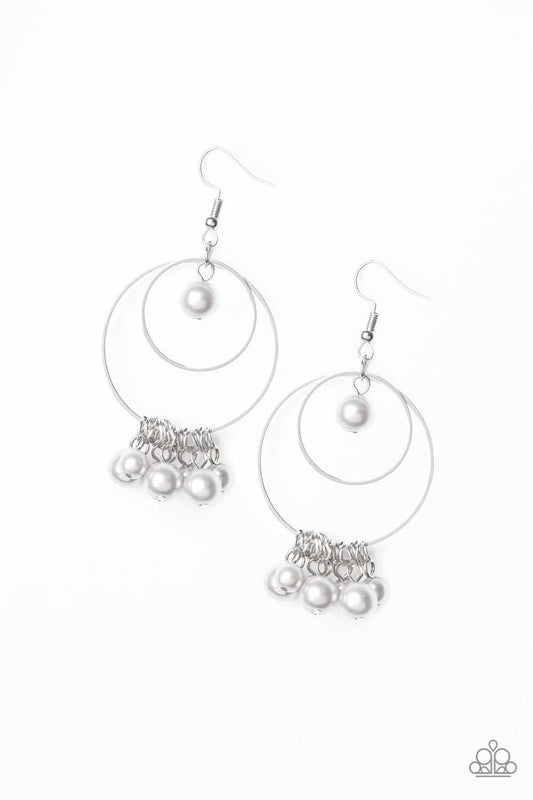 New York Attraction - Silver Pearl Earrings - Princess Glam Shop