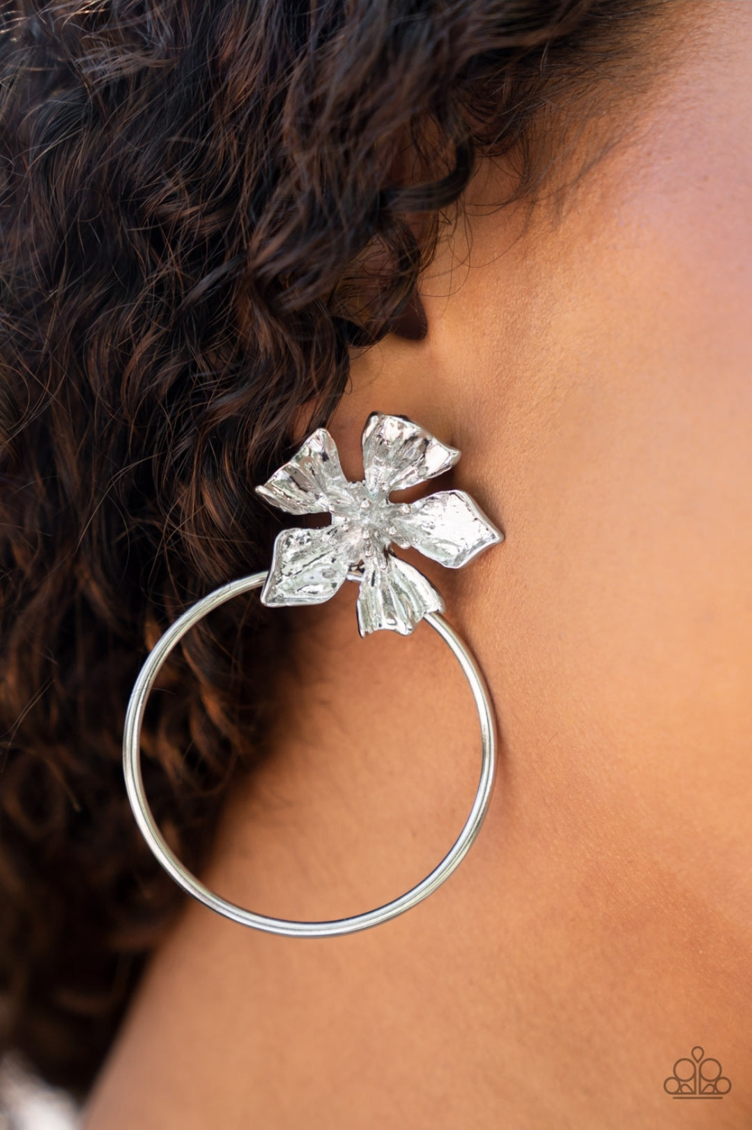 Buttercup Bliss Silver Earrings August 2022 Life of the Party Exclusive - Princess Glam Shop