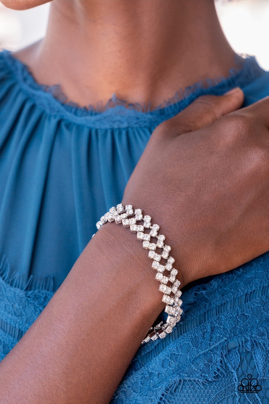 Seize the Sizzle White Bracelet August 2022 Life of the Party Exclusive - Princess Glam Shop